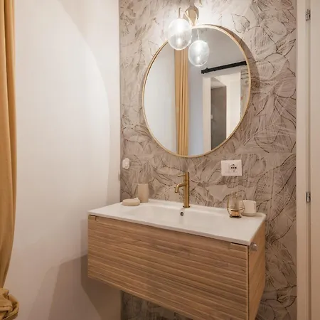 The Rent - Charming Two-bedroom Near The Vatican *