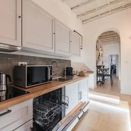 The Rent - Charming Two-bedroom Near The Vatican *