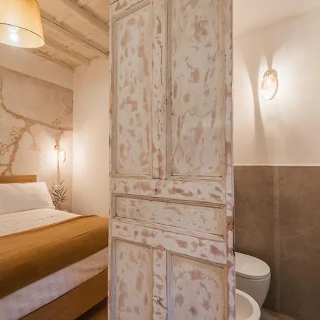 The Rent - Charming Two-bedroom Near The Vatican Rome