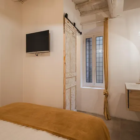 The Rent - Charming Two-bedroom Near The Vatican * Rome