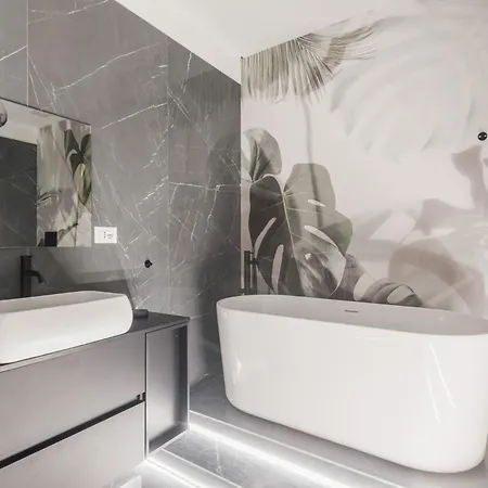 The Rent - Charming Two-bedroom Near The Vatican *